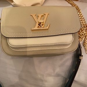 Louis Vuitton Lockme Tender
